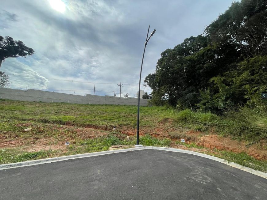 OPORTUNIDADE ÚNICA, O MAIOR TERRENO DO CONDOMÍNIO, COM 336,21 M².