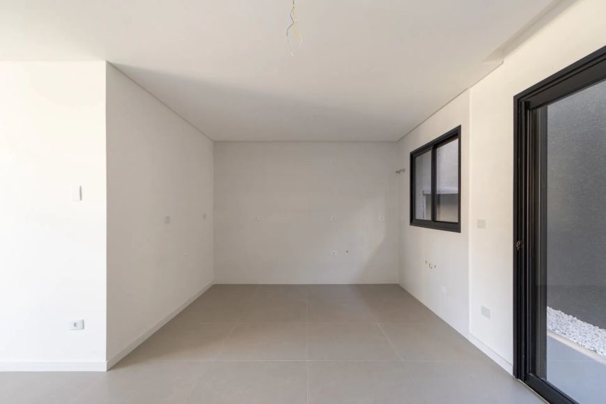 SOBRADO com 3 dormitórios à venda com 157m² por R$ 923.000,00 no bairro Pilarzinho - CURITIBA / PR