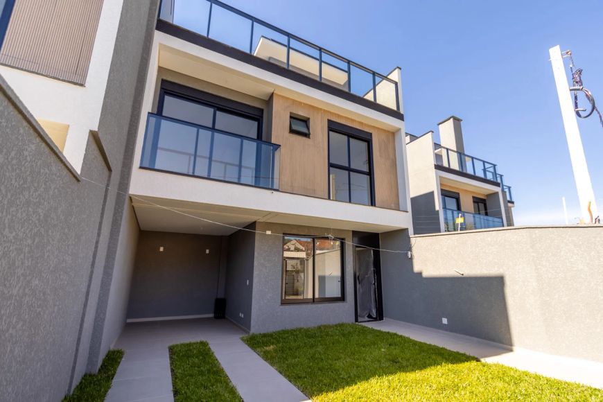 SOBRADO com 3 dormitórios à venda com 157m² por R$ 923.000,00 no bairro Pilarzinho - CURITIBA / PR