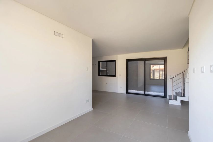 SOBRADO com 3 dormitórios à venda com 157m² por R$ 923.000,00 no bairro Pilarzinho - CURITIBA / PR