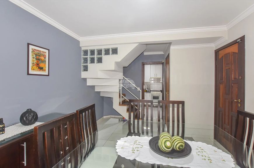 Sobrado para venda tem 127 m² com 3 quartos em Jardim das Américas - Curitiba - PR