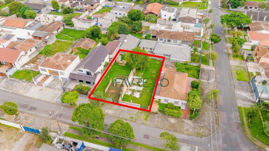 Terreno 704m² no Parolin