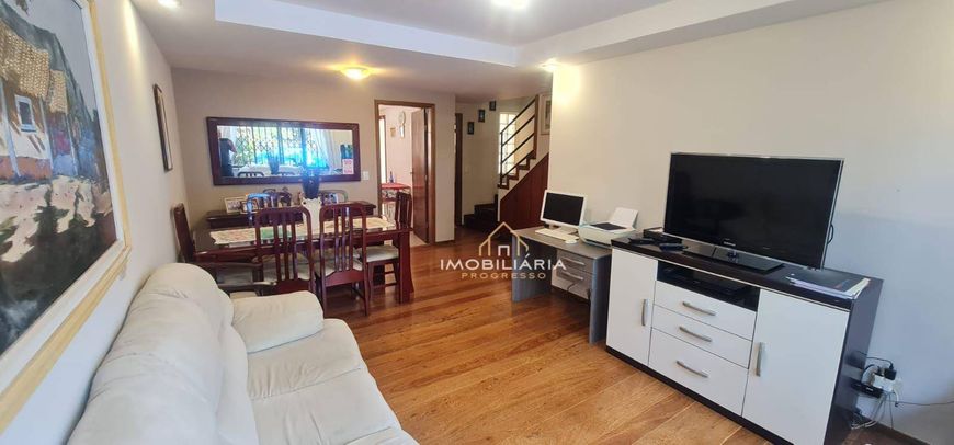 Sobrado com 3 dormitórios à venda, 173 m² por R$ 760.000 - Jardim das Américas - Curitiba/PR