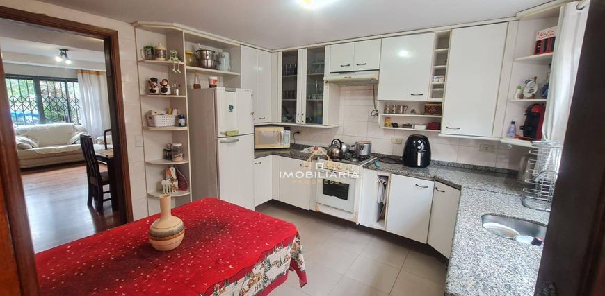 Sobrado com 3 dormitórios à venda, 173 m² por R$ 760.000 - Jardim das Américas - Curitiba/PR
