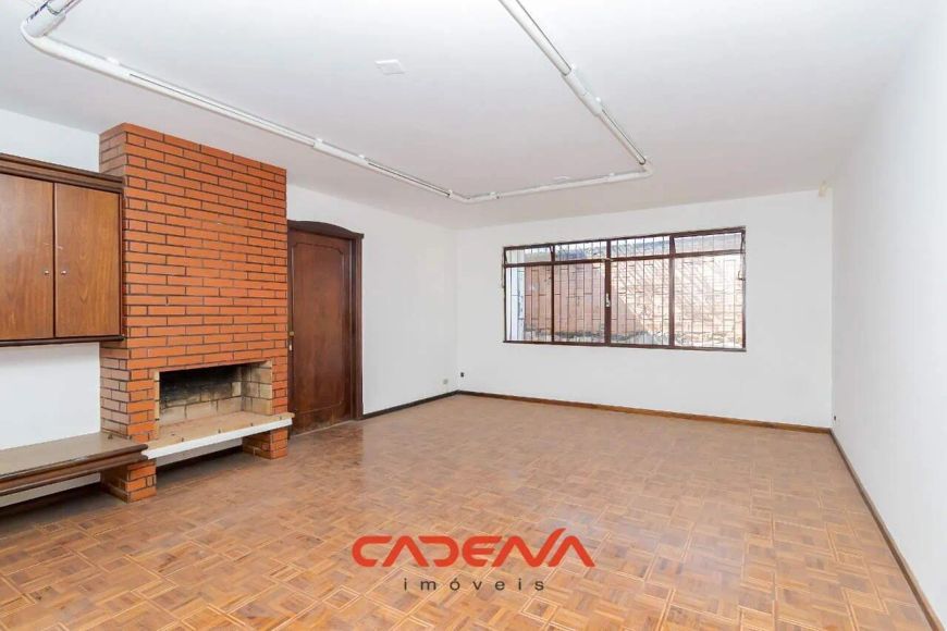 Casa com 3 quartos e 1 vaga para aluguel no Alto da Glória