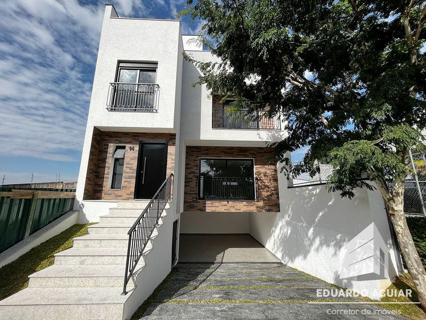 Sobrado NOVO em condomínio fechado, face norte, 3 suítes, 215m2, 4 vagas, deck madeira com hidro-spa