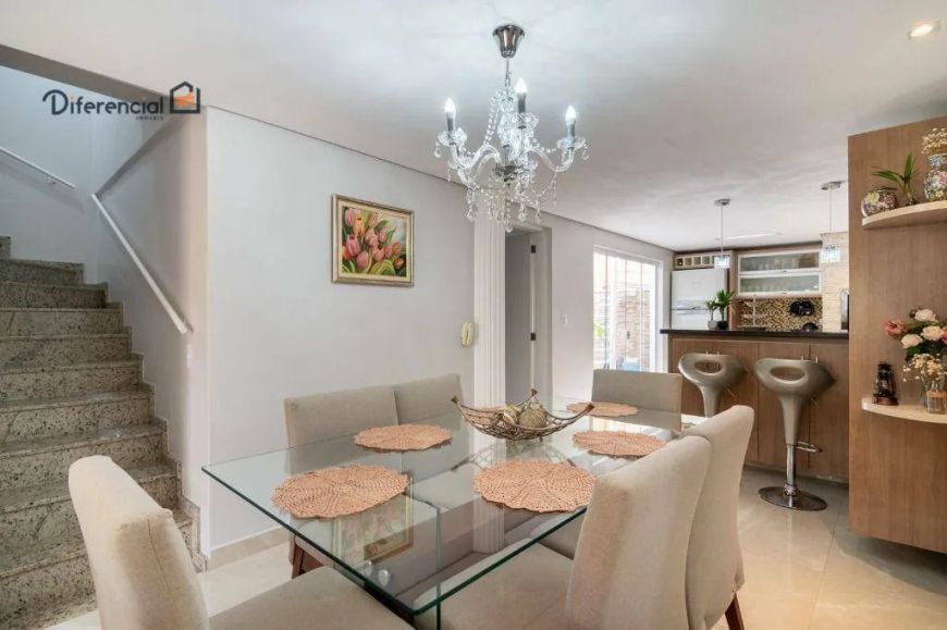 Sobrado com 4 dormitórios à venda, 121 m² por R$ 890.000,00 - Uberaba - Curitiba/PR
