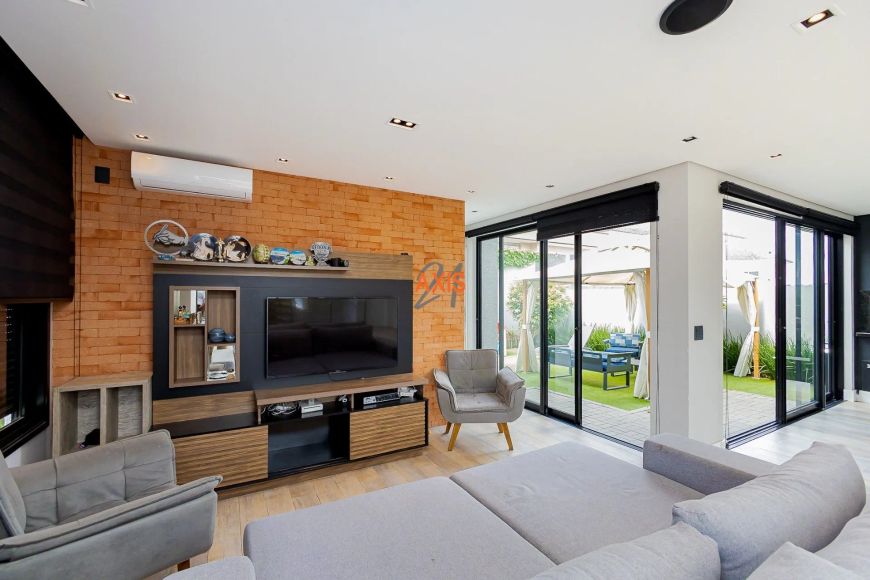 Casa em Condomínio com 3 suítes no Green Village Park Condominium