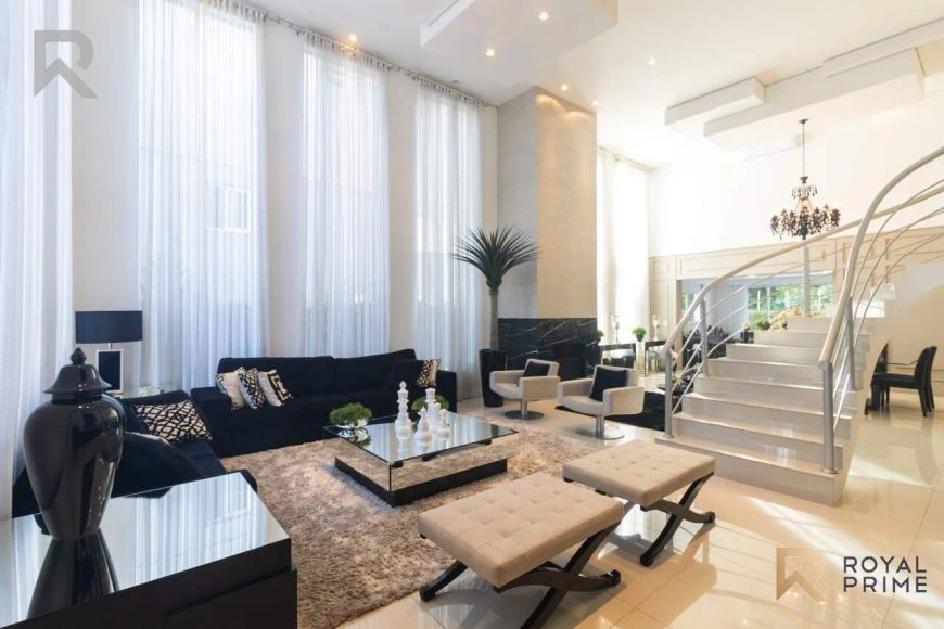 Casa Alto Padrão em Condomínio, Mobiliada, com Jardim, Piscina e 3 suítes à venda - 420m2 - Campo Co