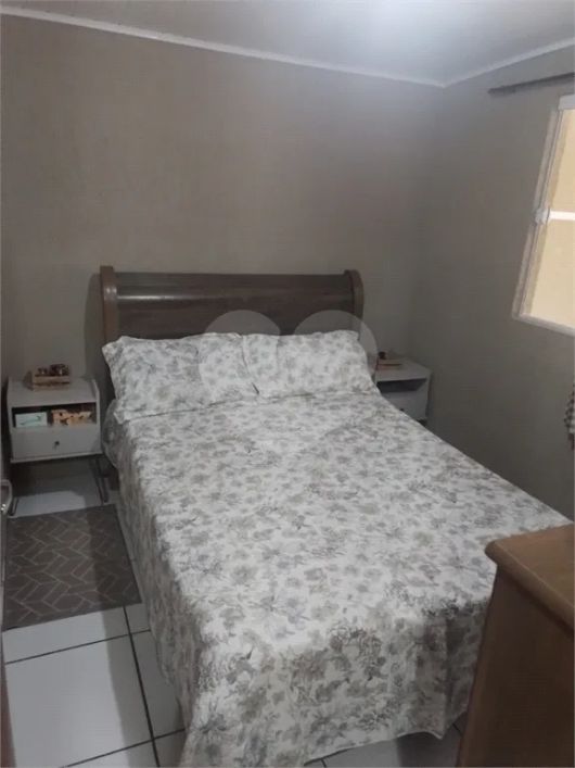 Casa de vila com 3 quartos à venda em Cidade Industrial - PR