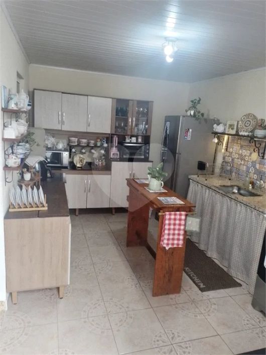 Casa de vila com 3 quartos à venda em Cidade Industrial - PR