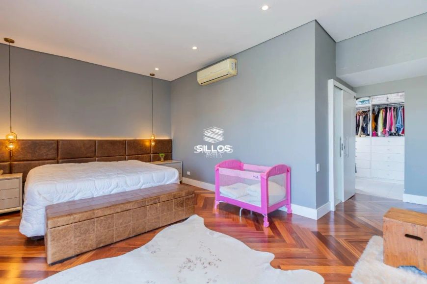 Casa para locação com 5 quartos no Parolin em Curitiba