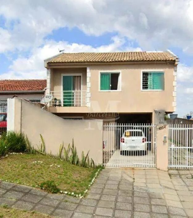 SOBRADO SEMI-MOBILIADO, FACE NORTE, COM 3 DORMITÓRIOS E DUAS VAGAS. ESTUDA-SE PERMUTA.