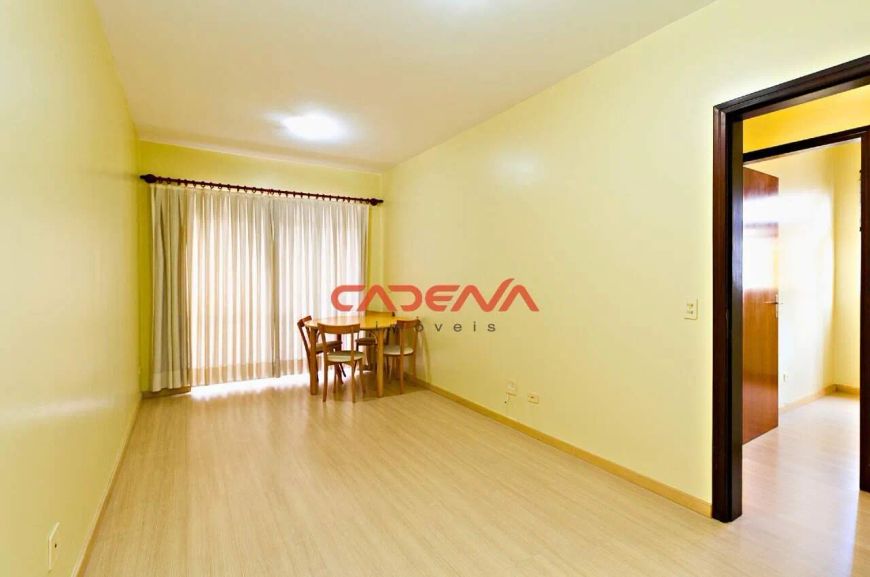 Apartamento 2 quartos e 1 vaga para aluguel no Cristo Rei em Curitiba
