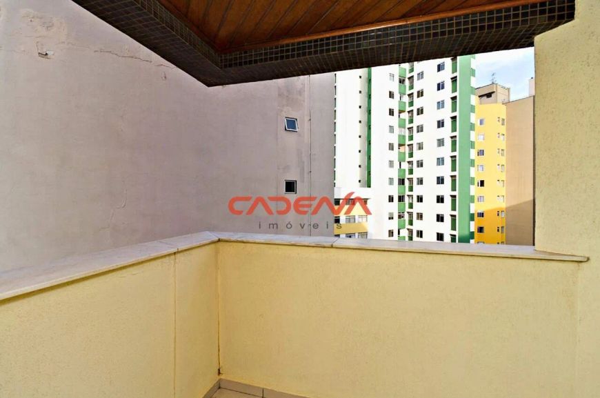 Apartamento 2 quartos e 1 vaga para aluguel no Cristo Rei em Curitiba