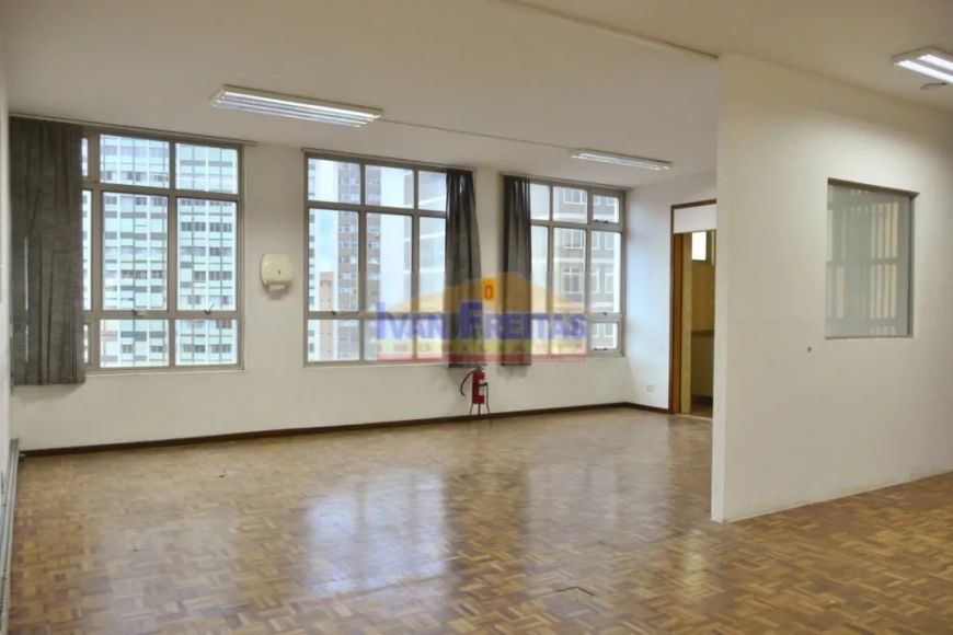 Excelente Andar Corporativo em Localização Estratégica em Curitiba