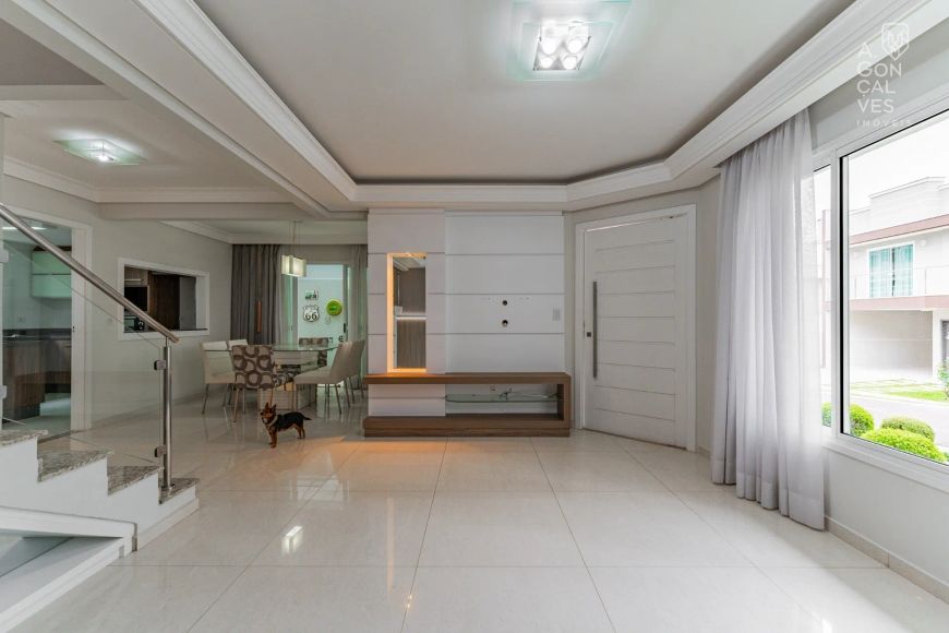 Casa em Condomínio, 03 Quartos, 02 Vagas, Semi-Mobiliado, Jardim das Américas, Curitiba.