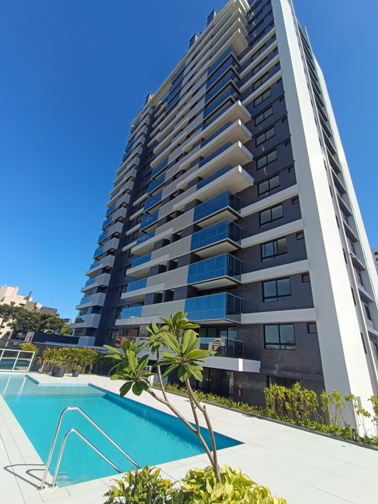 Apartamento Cobertura Duplex em Cabral com 165m² privativos