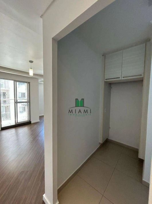 Apartamento com 2 dormitórios à venda, 68 m² por R$ 385.000,00 - Guaíra - Curitiba/PR