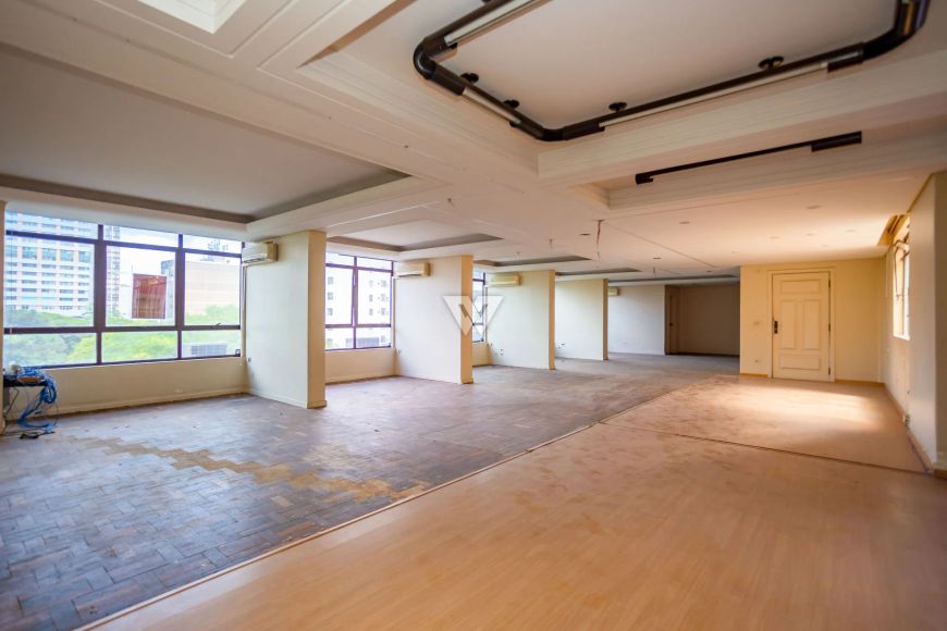 SALA COMERCIAL DE 191M2 NA PRAÇA OSÓRIO