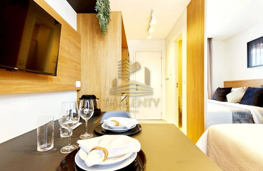 Studio na Avenida Silva Jardim no Bairro Água Verde divisa com Rebouças, proximo de tudo!