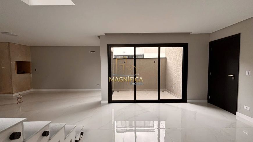 SOBRADO EM CONDOMÍNIO com 3 dormitórios à venda com 250m² por R$ 1.495.000,00 no bairro Santa Cândid