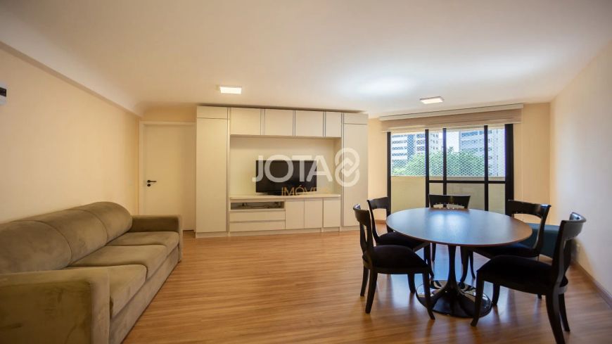 APARTAMENTO COM 3 QUARTOS EM CONDOMÍNIO CLUBE NO ÁGUA VERDE Apartamento com 3 quartos em condomínio