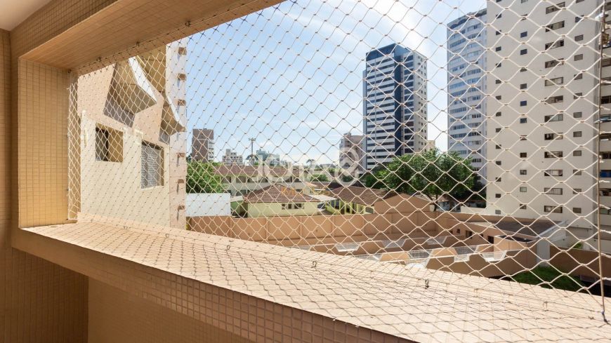APARTAMENTO COM 3 QUARTOS EM CONDOMÍNIO CLUBE NO ÁGUA VERDE Apartamento com 3 quartos em condomínio