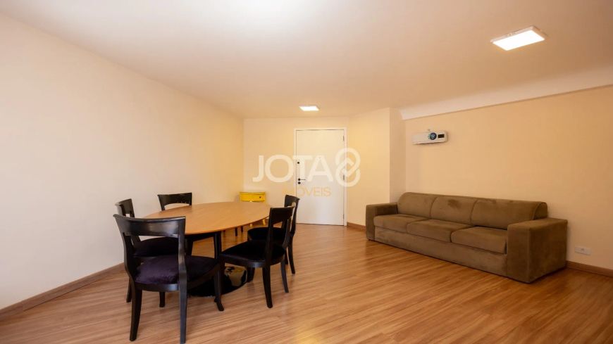 APARTAMENTO COM 3 QUARTOS EM CONDOMÍNIO CLUBE NO ÁGUA VERDE Apartamento com 3 quartos em condomínio