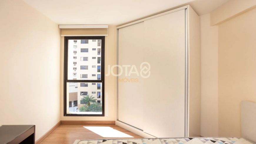APARTAMENTO COM 3 QUARTOS EM CONDOMÍNIO CLUBE NO ÁGUA VERDE Apartamento com 3 quartos em condomínio