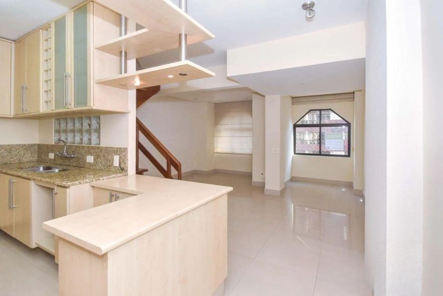 Apartamento duplex à venda no Cabral Curitiba