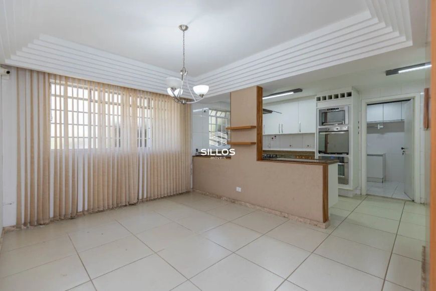Casa à venda com 4 quartos no Tarumã - Curitiba