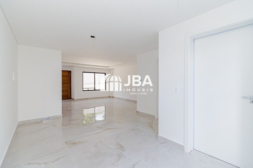 SOBRADO DENTRO DE CONDOMINIO COM QUINTAL