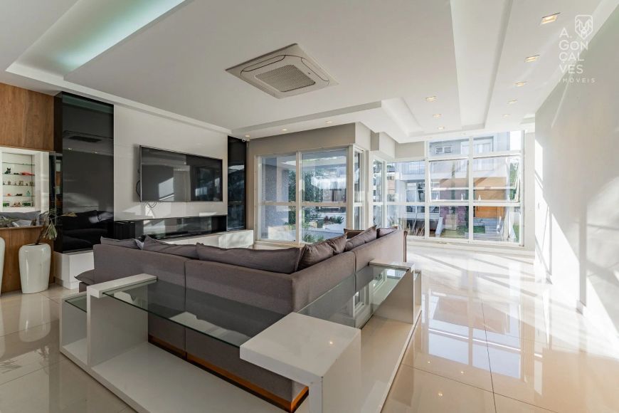 Casa em Condomínio, 04 Suítes, 04 Vagas, Piscina Aquecida, Uberaba, Curitiba