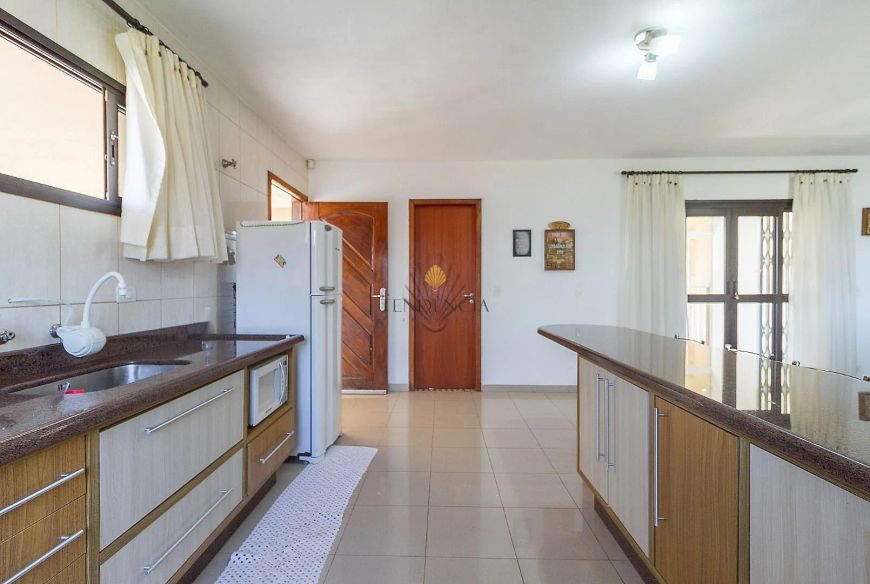 Casa com 3 quartos à venda, 297 m por R 1.490.000 - Uberaba - Curitiba PR