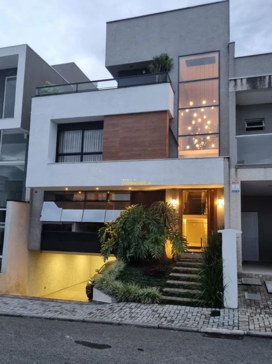 Casa de Luxo no Boulevard Boa Vista: 3 Quartos, Suíte Master com Closet