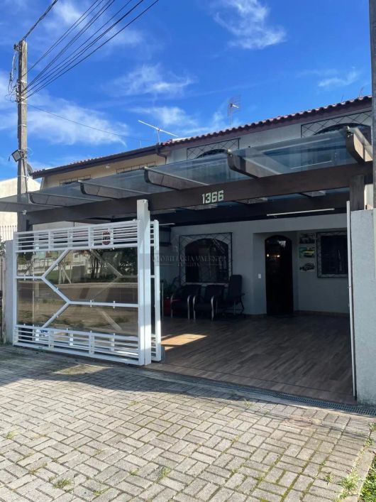 Sobrado à Venda em Curitiba-PR, Bairro Boqueirão 3 Quartos, 2 Banheiros, 2 Vagas ACEITA FINANCIAMENT