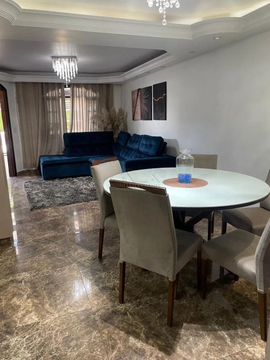 Sobrado à Venda em Curitiba-PR, Bairro Boqueirão 3 Quartos, 2 Banheiros, 2 Vagas ACEITA FINANCIAMENT