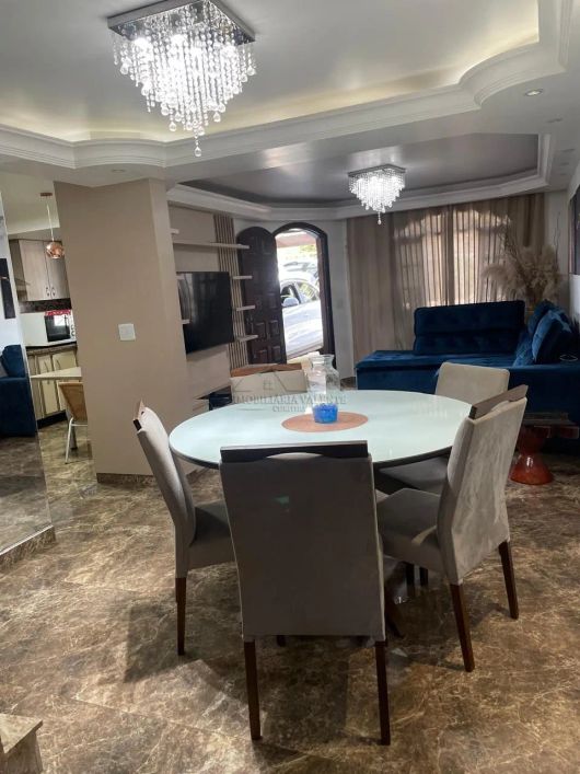 Sobrado à Venda em Curitiba-PR, Bairro Boqueirão 3 Quartos, 2 Banheiros, 2 Vagas ACEITA FINANCIAMENT