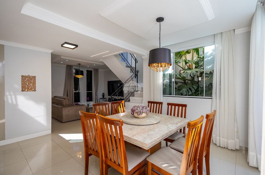 Casa de condomínio sobrado para venda tem 188 m² com 3 quartos