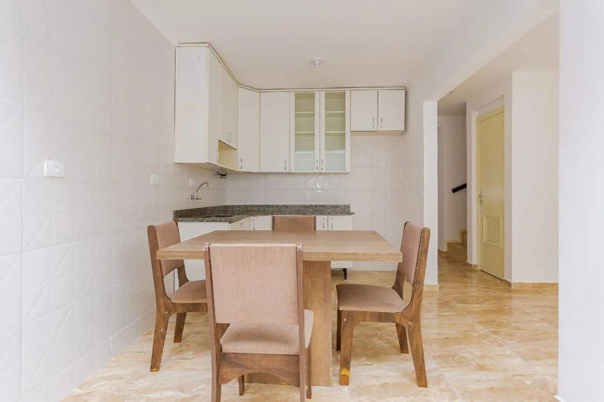 Sobrado para aluguel, 3 quartos, 1 vaga, Bairro Alto - Curitiba/PR