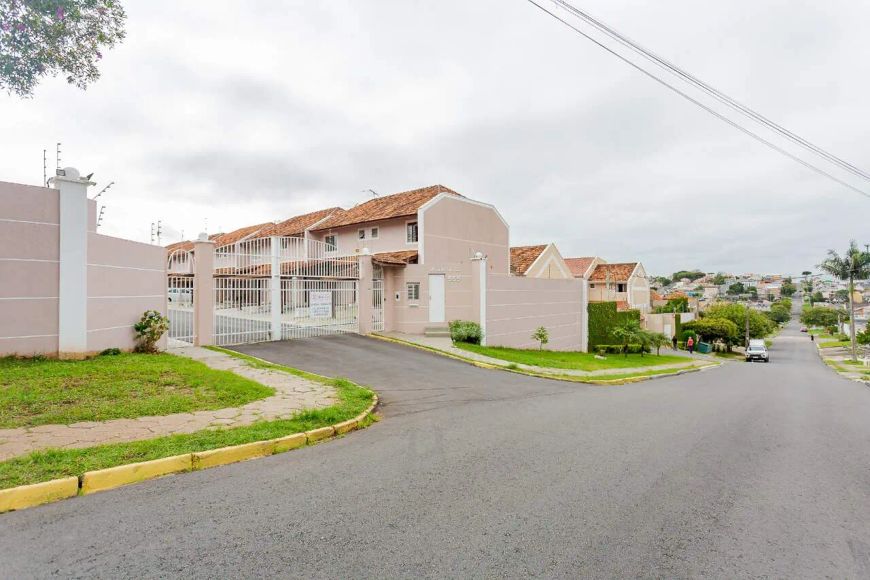 Sobrado para aluguel, 3 quartos, 1 vaga, Bairro Alto - Curitiba/PR