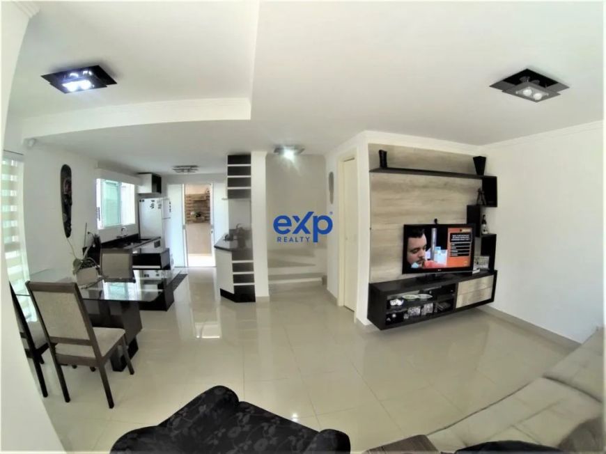 Triplex c/3 quartos e 3 banheiros