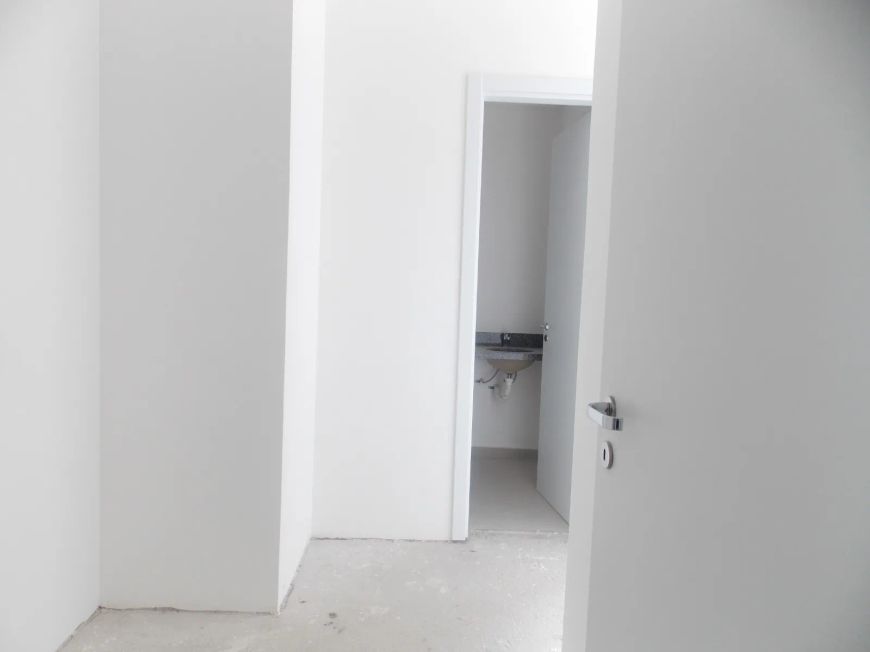 Imóvel para venda possui 96 metros quadrados com 3 quartos em Cabral - Curitiba - PR
