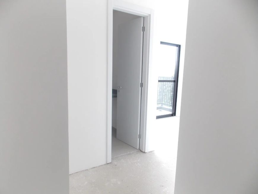 Imóvel para venda possui 96 metros quadrados com 3 quartos em Cabral - Curitiba - PR