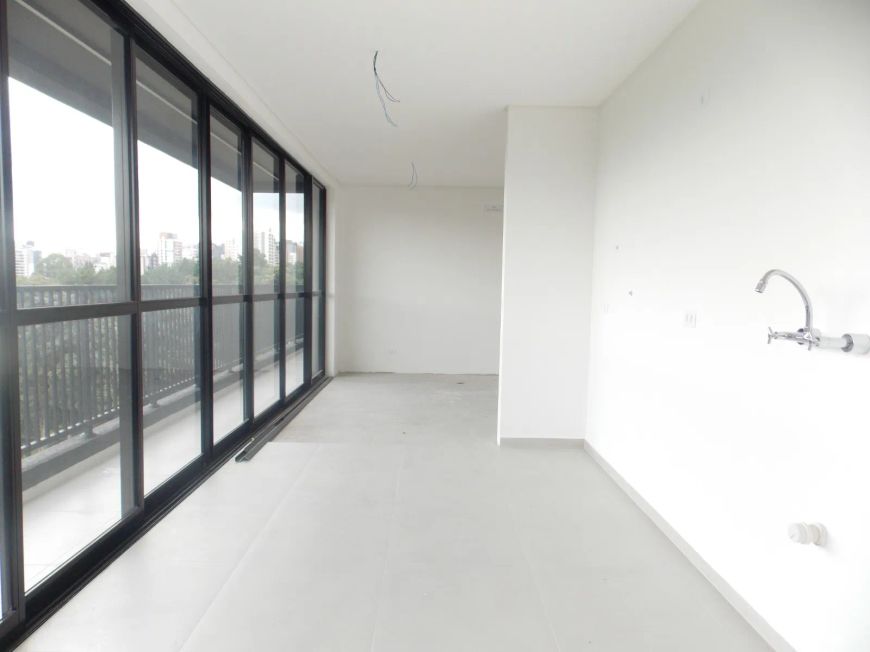 Imóvel para venda possui 96 metros quadrados com 3 quartos em Cabral - Curitiba - PR
