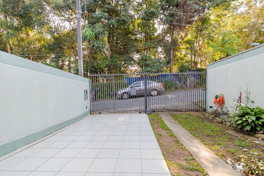 Sobrado à Venda - 3 Quartos,1 Suítes - 3 Vagas - 212m² - Vista Alegre