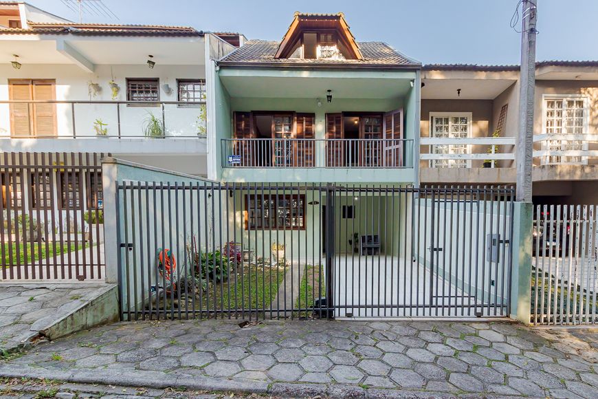 Sobrado à Venda - 3 Quartos,1 Suítes - 3 Vagas - 212m² - Vista Alegre