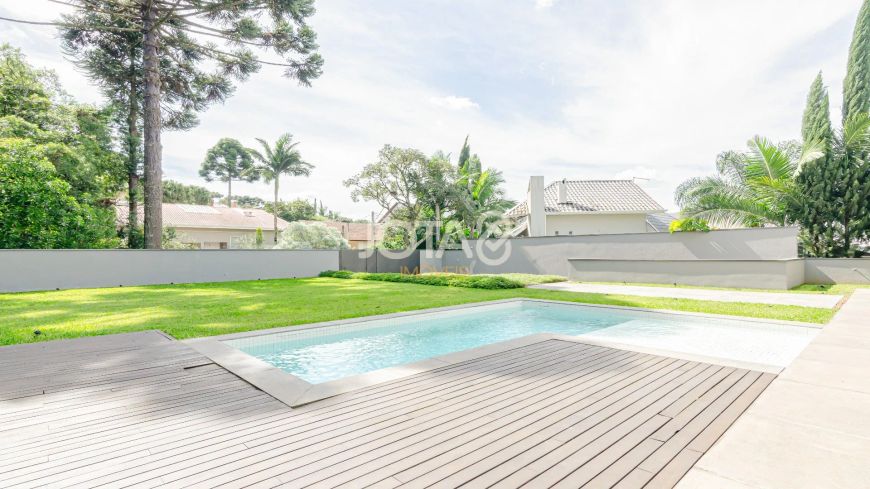 CASA COM 4 SUÍTES E AMPLO TERRENO NO PORTAL DO BARIGUY Casa com 4 suites e piscina no Portal do Bari