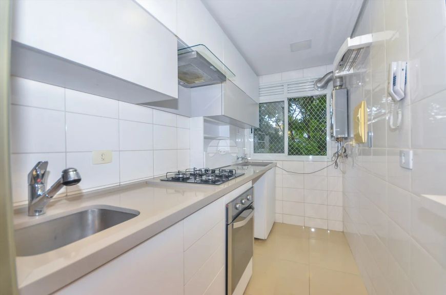 Apartamento desocupado mobiliado